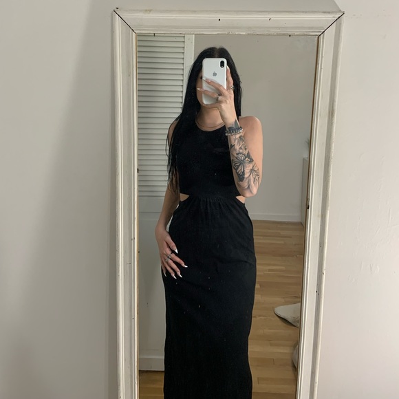 Billabong Dresses & Skirts - ⭐️Billabong black cut-out flowy maxi dress